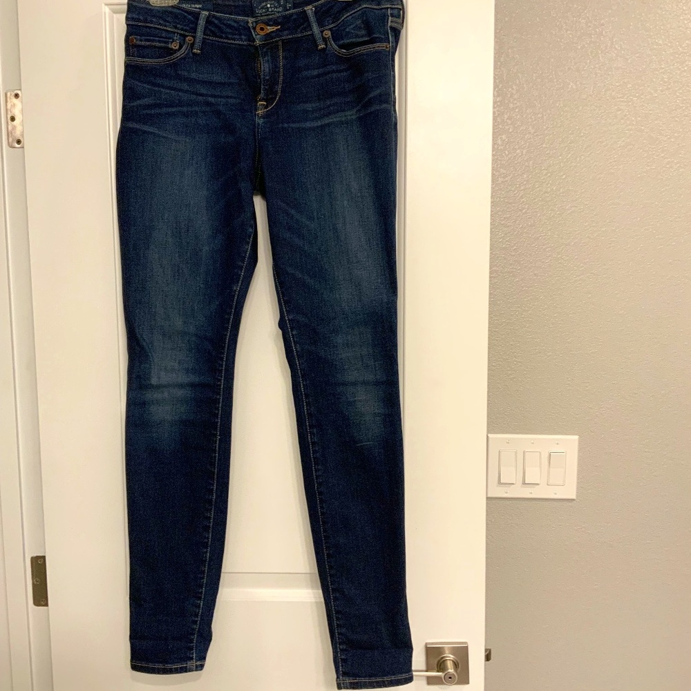 Lucky Brand Jean Size 27 Dark Blue Distressed